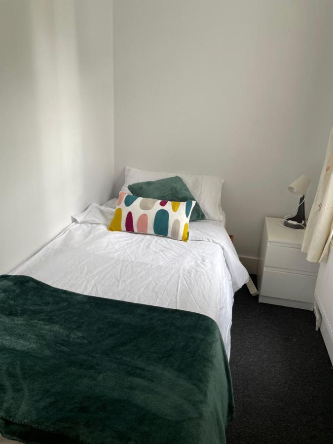 Cozy 3 Bedrooms Home Off Mill Road Sleep Cambridge  Bagian luar foto